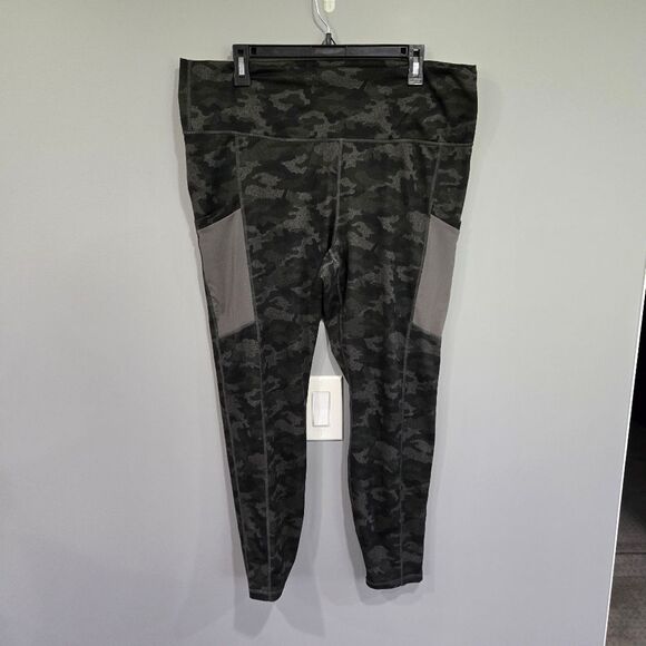 🐢 Fabletics Powerhold High Waisted Pocket Mesh Camo Leggings SIZE XXL - Picture 15 of 15